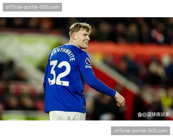 从三后卫到四后卫:解析滕哈赫在曼联对阵埃弗顿比赛中的战术调整